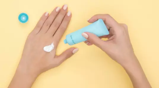Manicure hybrydowy – wszystko, co powinnaś o nim wiedzieć