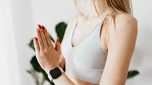 Jak zrobić idealny manicure hybrydowy?